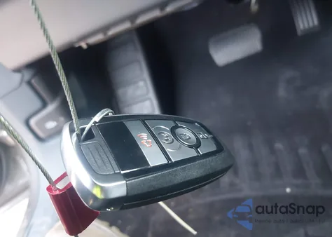 2024 Ford Maverick Lariat z USA, uszkodzony, nr VIN 3FTTW8M35RRA37248